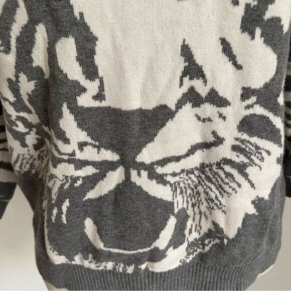Express tiger grey sweater size Small🐯 - Picture 2 of 10